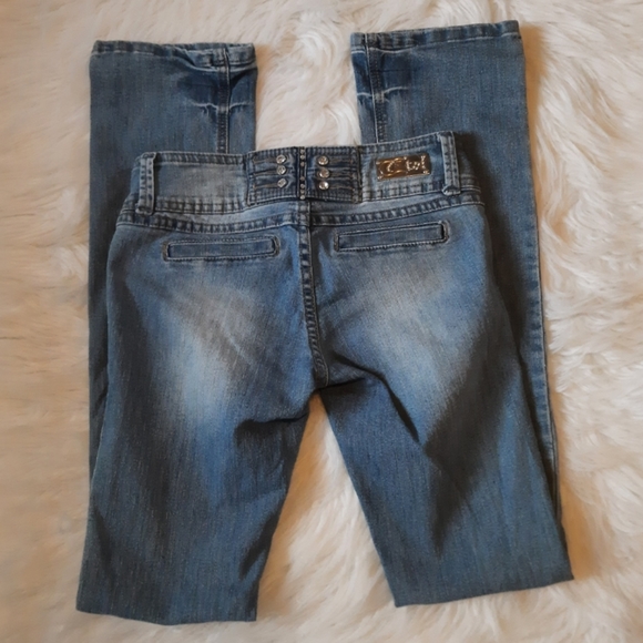 C' est TOI Jeans with Crystal Jewels - Picture 6 of 15